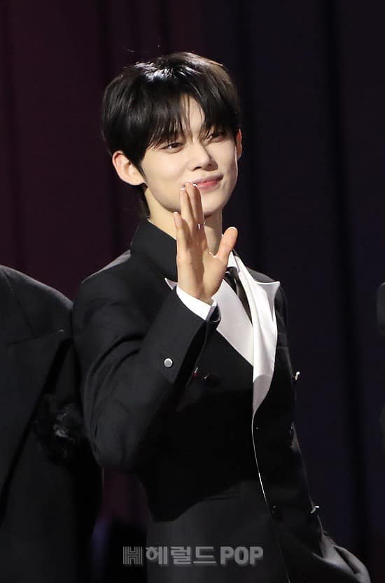2 idol Gen 4 chơi lớn cover hit Jungkook & Jennie: Yeonjun (TXT) đẳng cấp, em &uacute;t ITZY c&oacute; c&ograve;n bị ch&ecirc; giọng chua? - Ảnh 2.
