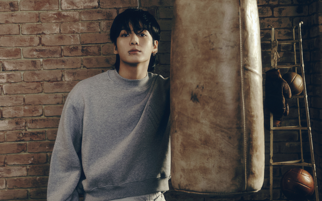 Jungkook (BTS) - Nam nghệ sĩ solo ch&acirc;u &Aacute; trụ hạng l&acirc;u nhất tr&ecirc;n Billboard 200 - Ảnh 1.