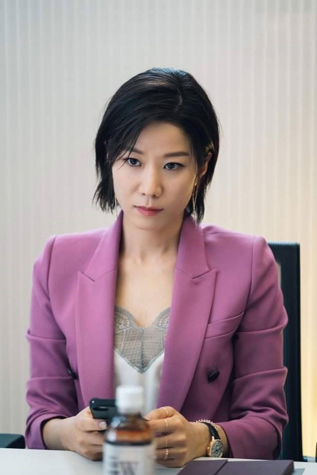 Đang chịu tang chồng, vợ Lee Sun Kyun lại nhận thêm tin buồn khiến netizen lo lắng: Vững tâm nhé chị ơi! - Ảnh 3.