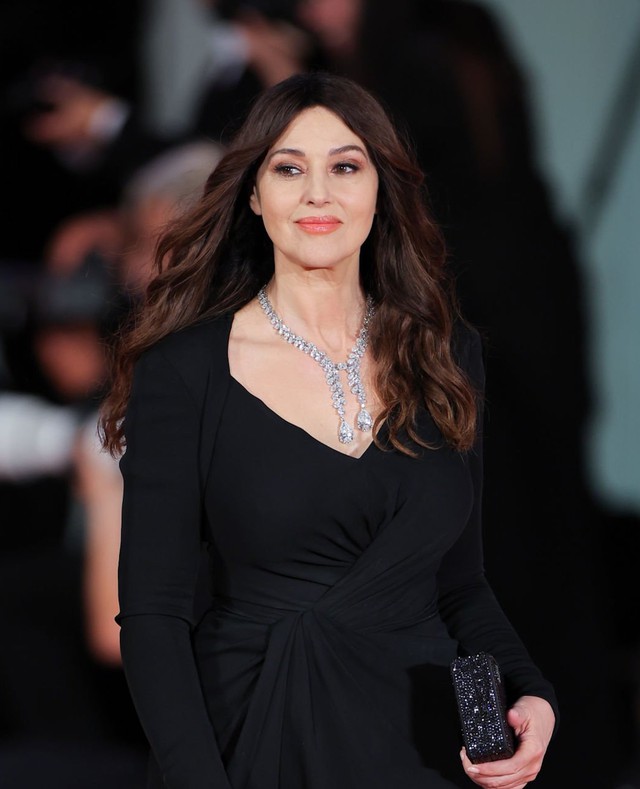 Tuổi 19 của con g&aacute;i người phụ nữ đẹp nhất nước &Yacute;: Mới v&agrave;o đời đ&atilde; được dạy điều n&agrave;y, nhan sắc c&oacute; vượt mẹ? - Ảnh 2.