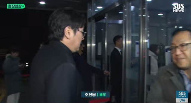 Tang lễ Lee Sun Kyun: “Ảnh hậu” vừa đi vừa khóc, tài tử Squid Game và Siwon dẫn đầu dàn sao hạng A - Ảnh 14.