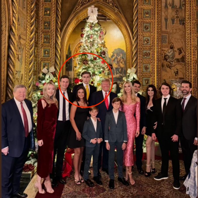'Hoàng tử Nhà Trắng' Barron Trump hiếm hoi xuất hiện sau thời gian dài, chụp vội một bức cũng 'flex' được chiều cao cùng thần thái ngút ngàn
