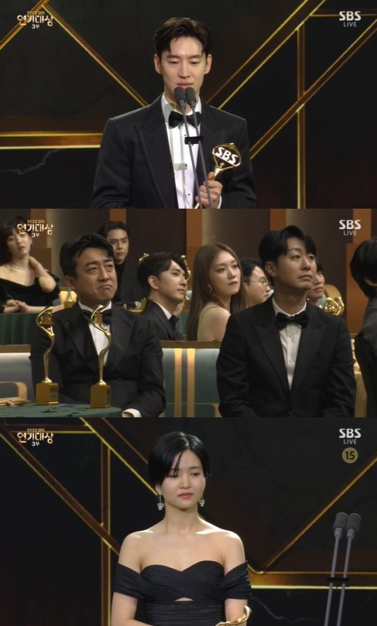 Lee Sun Kyun được tưởng nhớ theo cách đặc biệt ở SBS Drama Awards 2023 khiến netizen nghẹn ngào - Ảnh 4.