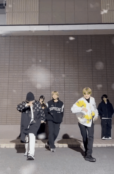 Thế giới có Mariah Carey, Hàn Quốc có EXO? - Ảnh 7. Thế giới có Mariah Carey, Hàn Quốc có EXO? - Ảnh 7.