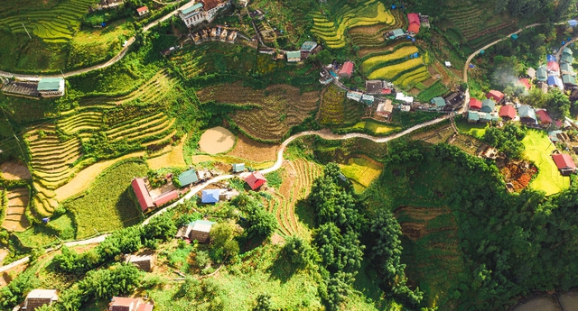 Du khách quốc tế ấn tượng với trải nghiệm khám phá thị trấn Sapa, Việt Nam - Ảnh 1.