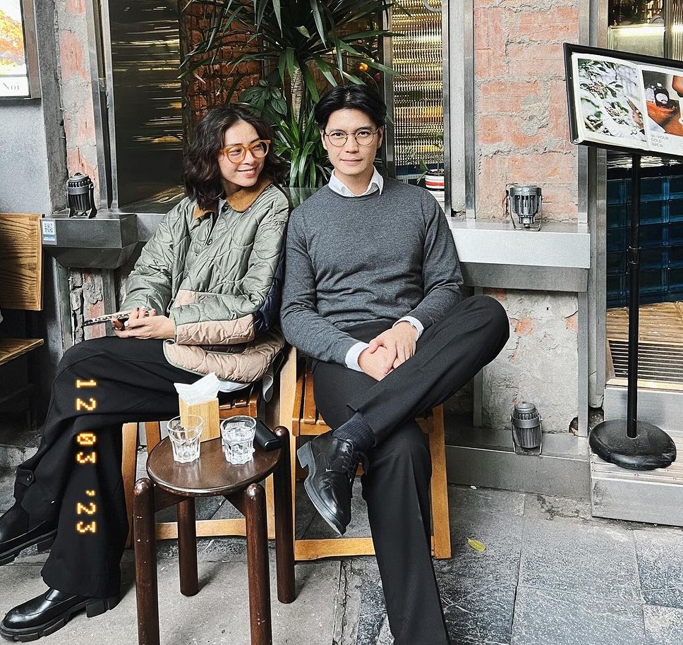 Gu thời trang chất cả đôi của cặp vợ chồng Ngô Thanh Vân và Huy Trần - Ảnh 1.