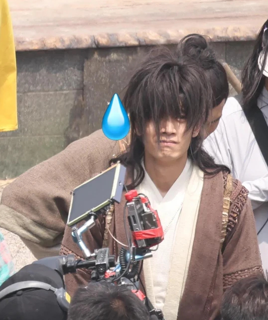 Lạ đời sao nam c&oacute; tạo h&igrave;nh cổ trang k&eacute;m sắc nhất sự nghiệp, c&agrave;ng tả tơi d&acirc;n t&igrave;nh lại c&agrave;ng th&iacute;ch - Ảnh 5.