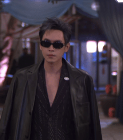 Khoảnh khắc c&oacute; 1-0-2 tại sự kiện GQ: Dương Mịch - Ngh&ecirc; Ni đọ sắc bất ph&acirc;n thắng bại, Dương Si&ecirc;u Việt - Tạ Na quẩy kh&ocirc;ng m&agrave;ng h&igrave;nh tượng - Ảnh 9.