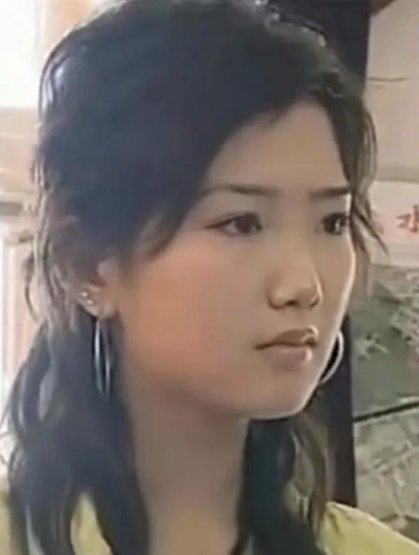 Một sao nữ xinh như tiên tử ở sự kiện, nhưng netizen chỉ đổ xô zoom cận 1 chi tiết bất thường trên gương mặt - Ảnh 5.