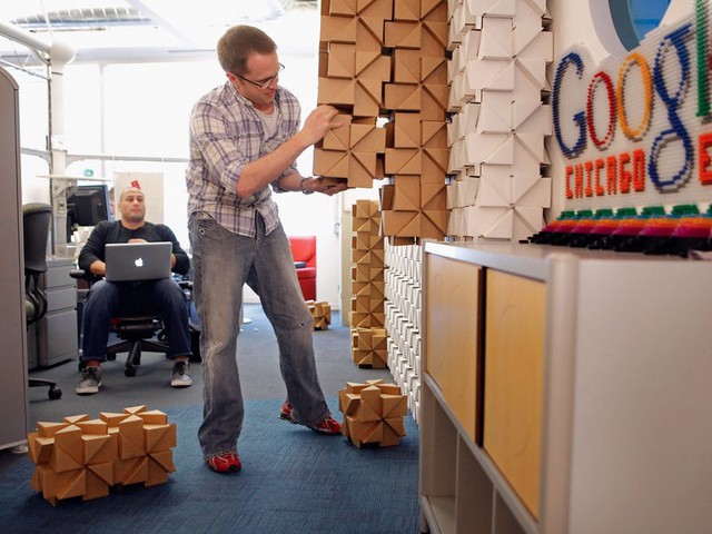 Đột nhập văn phòng làm việc bạc tỷ của Google trên toàn thế giới: Toàn thiết kế độc lạ, có cả sân bóng đá bên trong! - Ảnh 11.