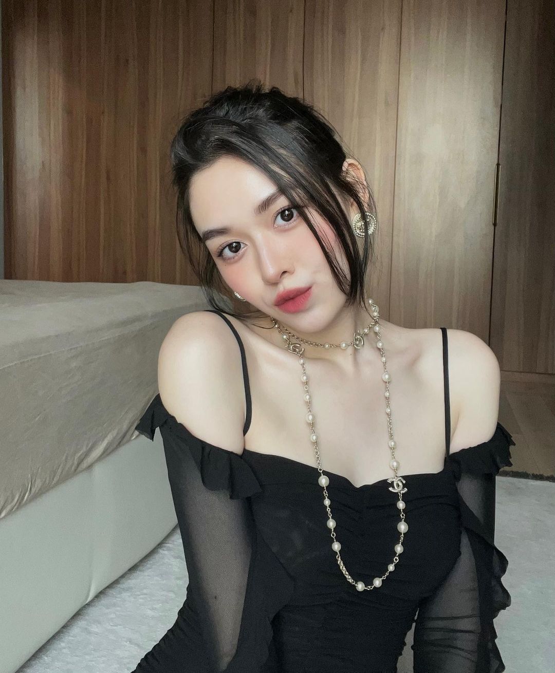 Á hậu 10X có cuộc sống vạn người mơ khi lấy chồng năm 20 tuổi: Ở biệt thự, đi xe sang, đồ hiệu không thiếu, nhan sắc sau sinh mới bất ngờ nhất - Ảnh 12. Á hậu 10X có cuộc sống vạn người mơ khi lấy chồng năm 20 tuổi: Ở biệt thự, đi xe sang, đồ hiệu không thiếu, nhan sắc sau sinh mới bất ngờ nhất - Ảnh 12.