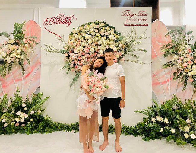 Vợ chồng Thủy Tiên xả kho loạt ảnh xuất ngoại, tình cảm sau hơn thập kỷ bên nhau thể hiện qua chi tiết này - Ảnh 7. Vợ chồng Thủy Tiên xả kho loạt ảnh xuất ngoại, tình cảm sau hơn thập kỷ bên nhau thể hiện qua chi tiết này - Ảnh 7.