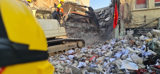 Đoàn cứu nạn, cứu hộ Bộ Công an tại Thổ Nhĩ Kỳ tìm thấy nhiều thi thể - Ảnh 1.