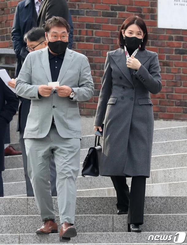 Lee Young Ae gây sốt ở đám cưới gia tộc Hyundai, ai dè bị khí chất của nữ MC kiêm con dâu nức tiếng giới tài phiệt đè bẹp - Ảnh 2.