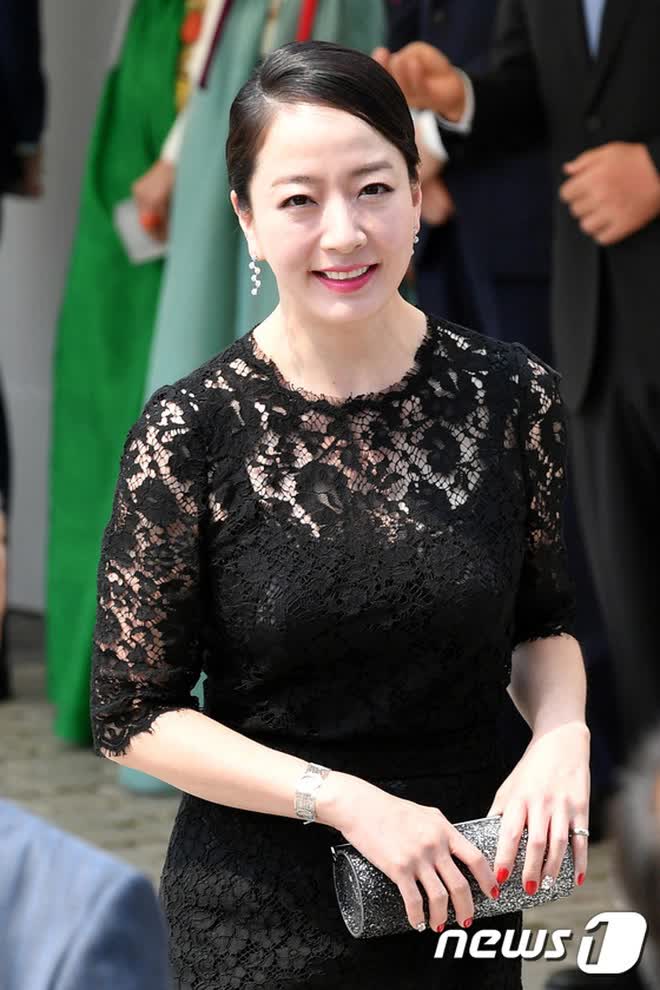 Nàng dâu gia tộc Hyundai lấn át Lee Young Ae: MC đẹp nổi trội, cưới vội mặc thị phi và cái bẫy sau cánh cổng hào môn - Ảnh 11.