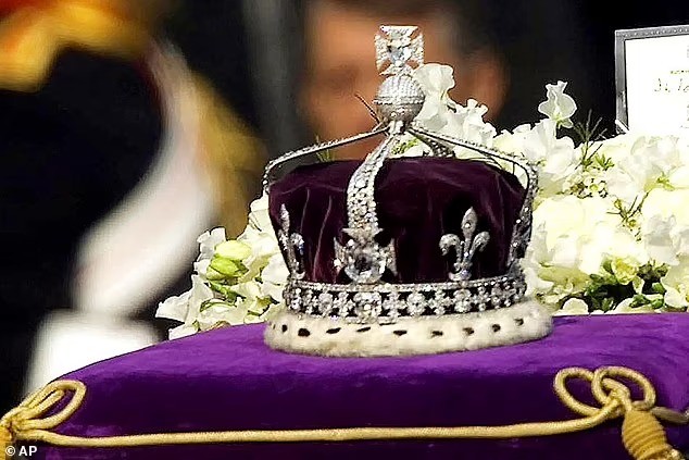 Quyết định bỏ qua viên kim cương 105 carat của Hoàng hậu Camilla - Ảnh 4.