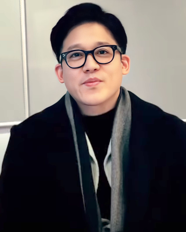 Tự thân Lee Soo Man đang đạp đổ đế chế mình dựng nên à? - Ảnh 1.