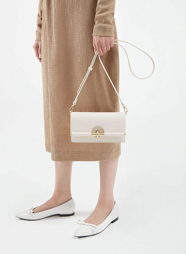 Chị đại Lee Bo Young ăn mặc đẹp đỉnh trong phim mới, ngắm đi ngắm lại 1000 lần vẫn m&ecirc; - Ảnh 12.