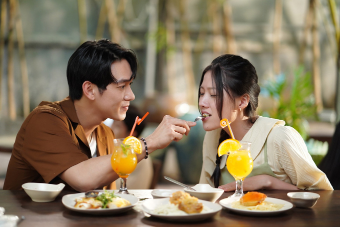 Tran Thanh explains the controversial ending of Ba Nu's House: No one can stay faithful forever, that's how life is - Photo 2. Tran Thanh explains the controversial ending of Ba Nu's House: No one can stay faithful forever, that's how life is - Photo 2.