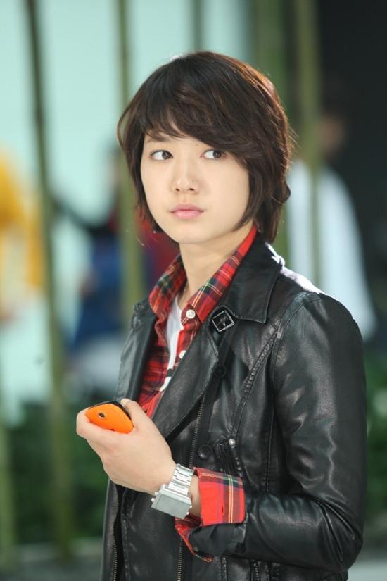 Dàn nhân vật phim Hàn giống nhau như đúc dù không hẹn trước: Kim Soo Hyun chưa bất ngờ bằng cặp mỹ nhân cuối - Ảnh 3.