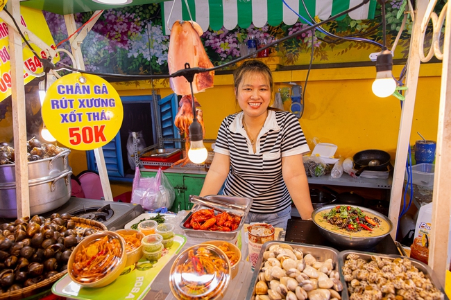 Đành chấp nhận hay tìm quán khác: Khi thực khách và chủ quán trần tình về mô hình cộng sinh buôn bán tại TP.HCM - Ảnh 7.