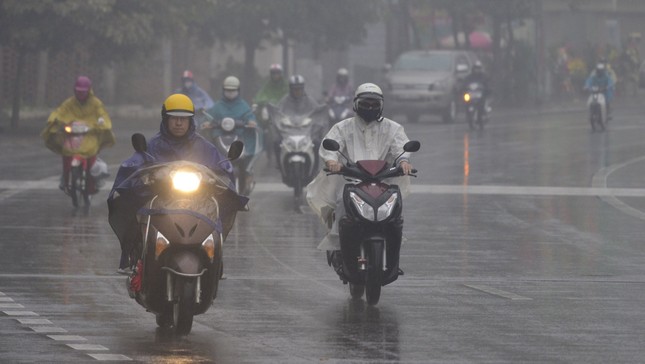 Nhiều nơi ở miền Bắc chuyển mưa, H&agrave; Nội gi&oacute; đ&ocirc;ng bắc cấp 2-3 - Ảnh 1.