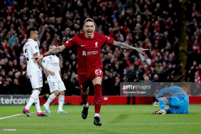 Dẫn trước 2-0, Liverpool vẫn bị Real Madrid vùi dập trong mưa bàn thắng ngay tại Anfield - Ảnh 1.