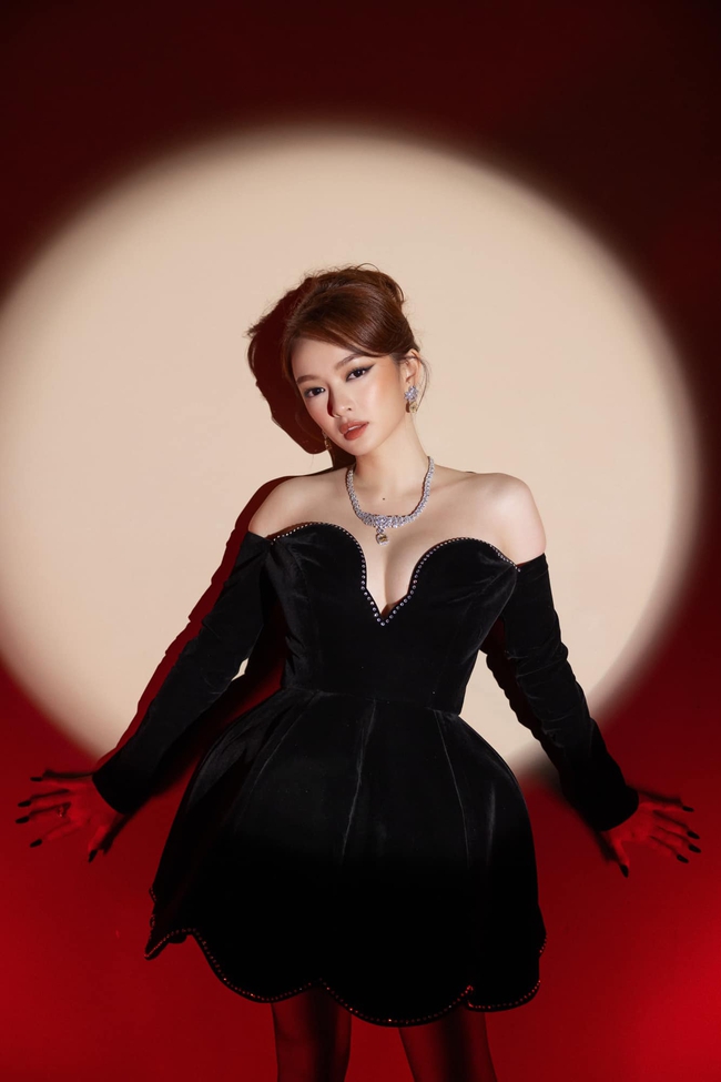 Mỹ nh&acirc;n Vbiz lột x&aacute;c hậu giảm c&acirc;n: Nhan sắc thăng hạng, mỗi lần xuất hiện đều gợi cảm cuốn h&uacute;t - Ảnh 7.