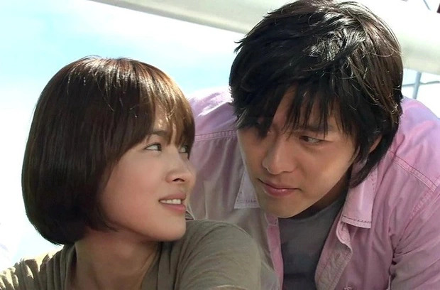  Song Hye Kyo - Song Joong Ki “ăn miếng trả miếng” suốt 2 tháng qua: Sẽ ra sao khi nữ thần vùng lên mạnh mẽ?  - Ảnh 4.