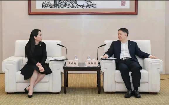 &ldquo;Đại c&ocirc;ng ch&uacute;a Huawei&rdquo; 2 năm sau khi được cả nước ch&agrave;o mừng trở về: Quyền lực v&agrave; vị tr&iacute; thừa kế ng&agrave;y c&agrave;ng vững chắc - Ảnh 4.