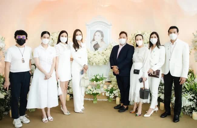 1 năm sau ng&agrave;y Tangmo Chiếc L&aacute; Bay tử nạn bất thường: Loạt nghi vấn chưa c&oacute; lời giải, mẹ ruột bị chỉ tr&iacute;ch tham tiền - Ảnh 6.