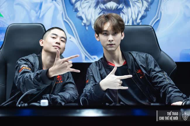 Team Flash - Saigon Phantom: Đại chiến của 2 thế lực gi&agrave;u th&agrave;nh t&iacute;ch nhất của ĐTDV - Ảnh 3.