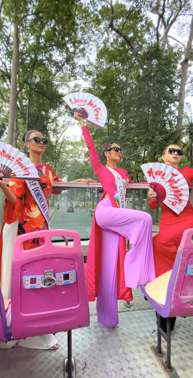 2 trạng thái trái ngược khi Miss Universe sang Việt Nam: Xưa thì hùng hậu, nay yên ắng và spotlight dành cho bà chủ mới - Ảnh 6.