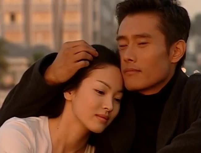 Phải chăng đây là bộ phim chứng kiến đỉnh cao nhan sắc của Song Hye Kyo: Đẹp đến nao lòng, là cả bầu trời tuổi thơ - Ảnh 2.