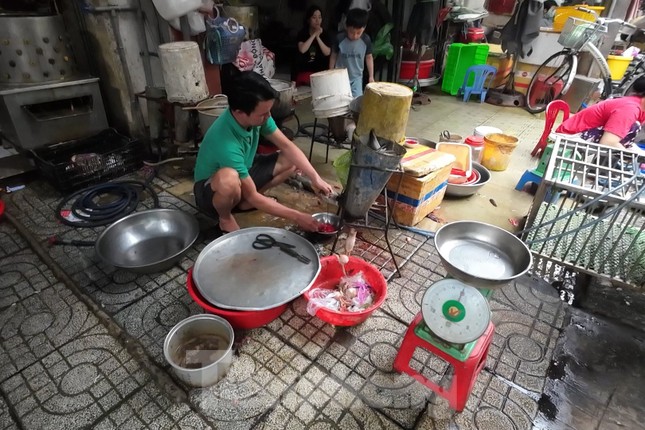 Vô tư mua bán gia cầm 3 không bất chấp dịch H5N1 đe dọa - Ảnh 6.