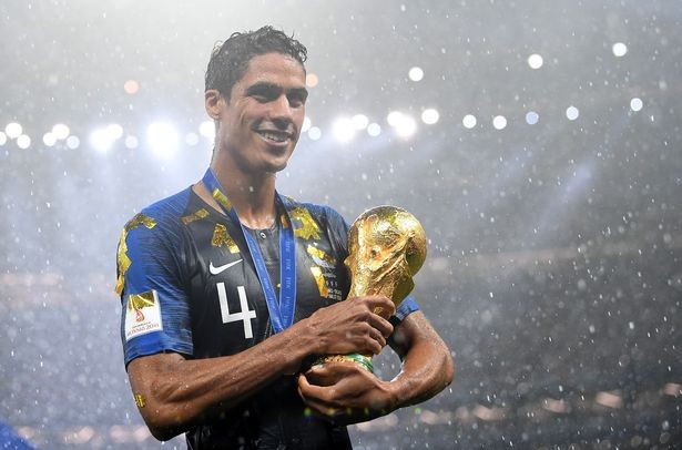 Varane bất ngờ từ giã tuyển Pháp, dồn hết sức cho MU - Ảnh 1.