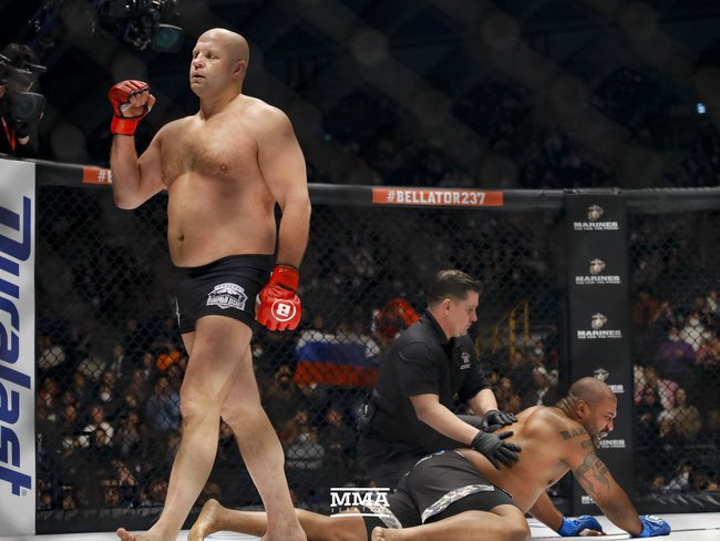 Huyền thoại MMA Fedor Emelianenko và khúc nhạc cuối ở tuổi 46 - Ảnh 2.