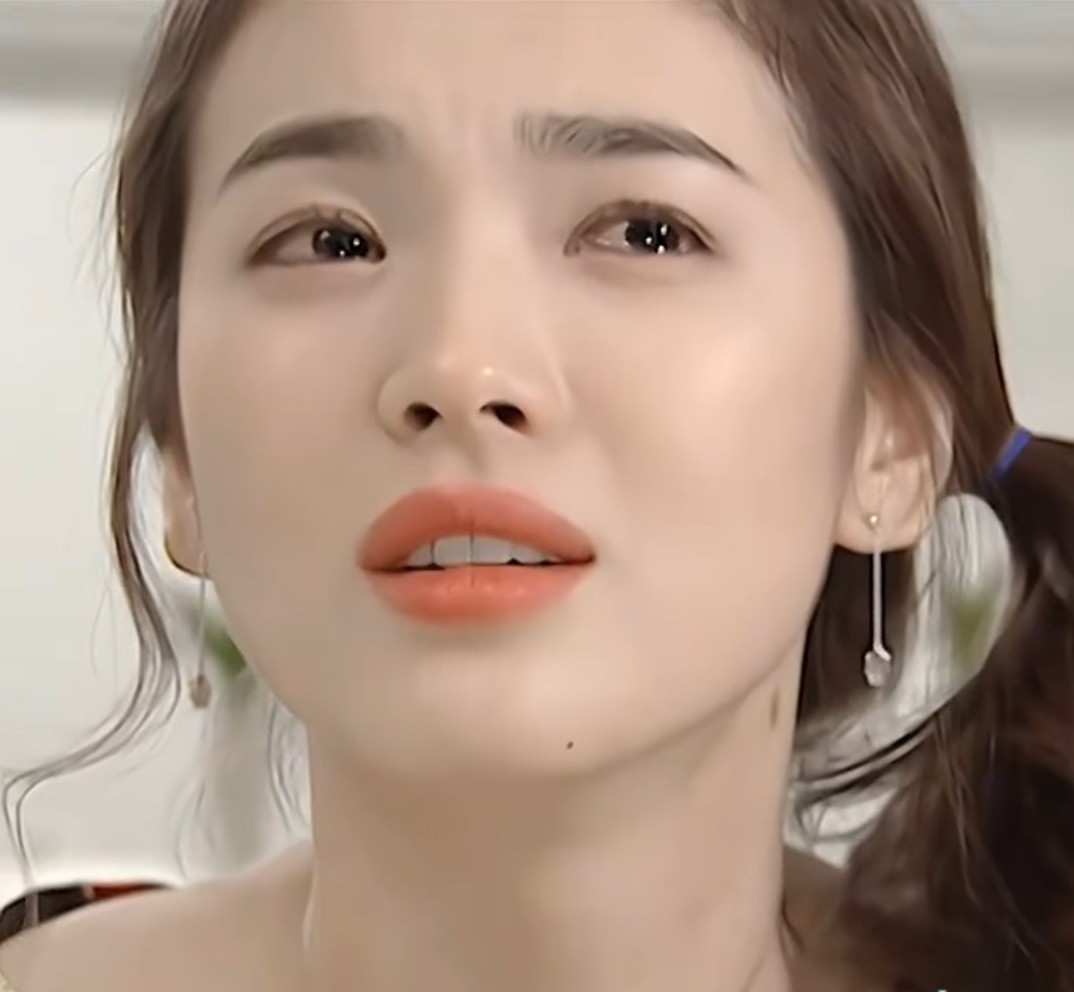 Nhan sắc Song Hye Kyo 20 năm trước gây sốt - Ảnh 9.