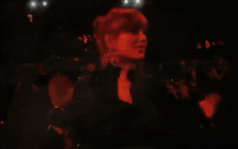Taylor Swift nhiệt tình chúc mừng khi tình cũ Harry Styles nhận giải Grammy - Ảnh 1.