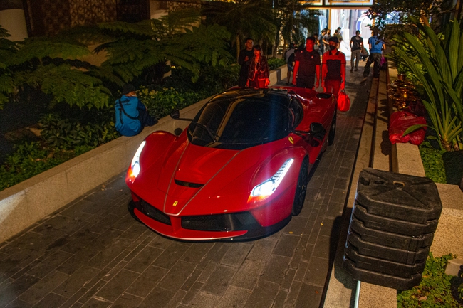 Tôi vừa tự bỏ 4 triệu bay sang Thái xem giới đại gia offline siêu xe: LaFerrari hơn 230 tỷ lộ diện, cả căn hầm kín Ferrari - Ảnh 26.