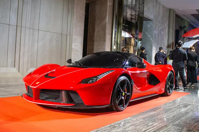 Tôi vừa tự bỏ 4 triệu bay sang Thái xem giới đại gia offline siêu xe: LaFerrari hơn 230 tỷ lộ diện, cả căn hầm kín Ferrari - Ảnh 20.