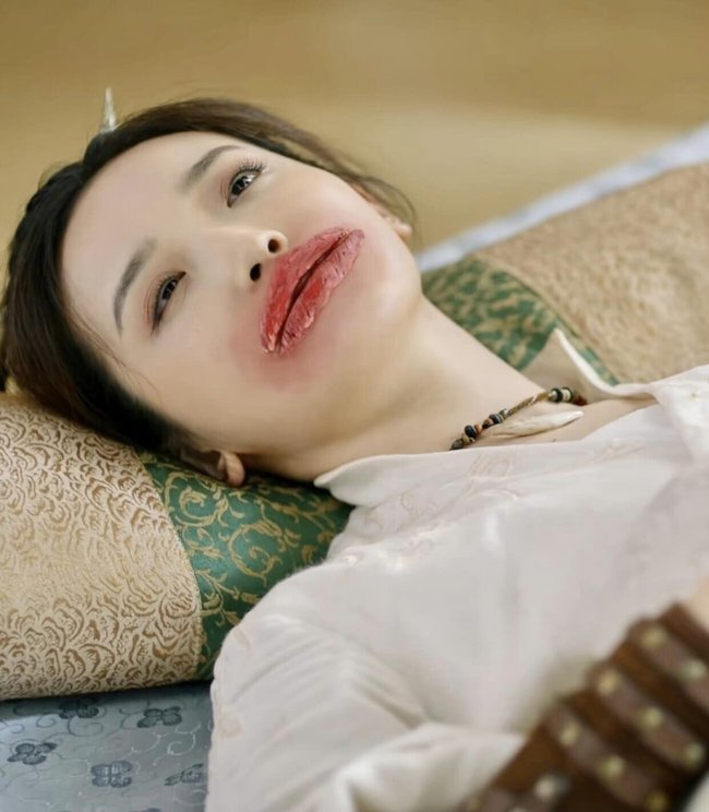Nữ chính xấu nhất phim Trung gần đây: 5 lần hủy dung khiến dân tình khóc thét, ngoài đời là Gen Z trẻ đẹp - Ảnh 3.