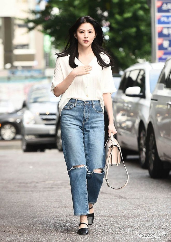 Tiểu tam đẹp nhất màn ảnh Hàn Han So Hee và tủ đồ toàn món basic giúp cô mặc đẹp bền bỉ - Ảnh 17.