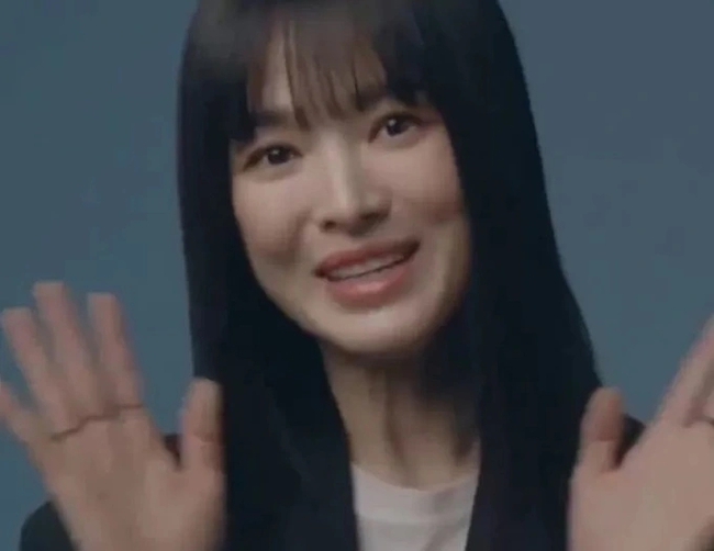 Bị chê già nua, hết thời, Song Hye Kyo phản đòn antifan chỉ bằng vài tấm ảnh từ hung thần Dispatch - Ảnh 8.