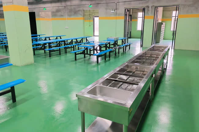 Khan hiếm đất n&ocirc;ng nghiệp, Trung Quốc x&acirc;y chung cư để nu&ocirc;i lợn với c&ocirc;ng nghệ ti&ecirc;n tiến, cho ăn cũng bằng d&acirc;y chuyền ho&agrave;n to&agrave;n tự động - Ảnh 8.