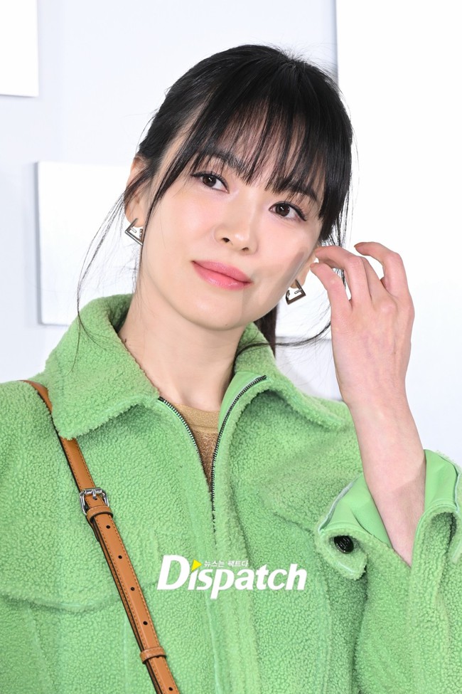 Bị chê già nua, hết thời, Song Hye Kyo phản đòn antifan chỉ bằng vài tấm ảnh từ hung thần Dispatch - Ảnh 5.