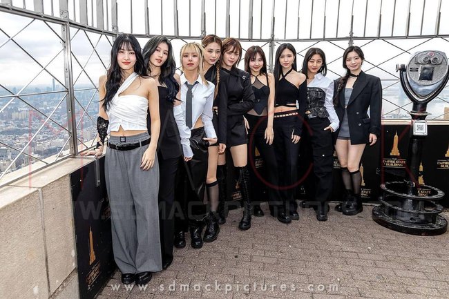 Th&agrave;nh t&iacute;ch nhạc số tụt dốc, TWICE giờ c&ograve;n bị tố copy đối thủ 1 thời BLACKPINK trong MV mới? - Ảnh 11.