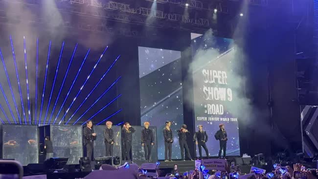 Hỗn loạn trước thềm concert của Super Junior: Khán giả mua vé vẫn không được vào xem vì... ở trong đang đông quá? - Ảnh 5.