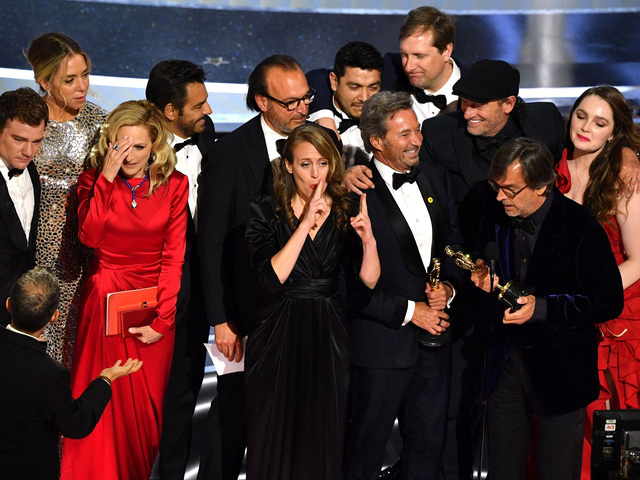 Ng&ocirc;i sao Hollywood nhận được g&igrave; khi gi&agrave;nh giải Oscar? - Ảnh 1.