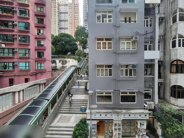 Cải tạo căn hộ 214m2 từ 63 năm trước: Sự tối tăm v&agrave; tồi t&agrave;n ho&agrave;n to&agrave;n biến mất, gia chủ nhận nh&agrave; m&agrave; ngỡ ng&agrave;ng - Ảnh 1.